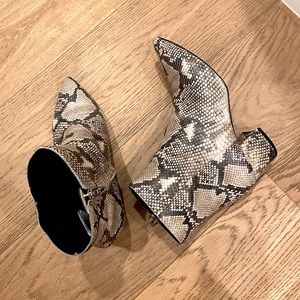 Dolce Vita Booties